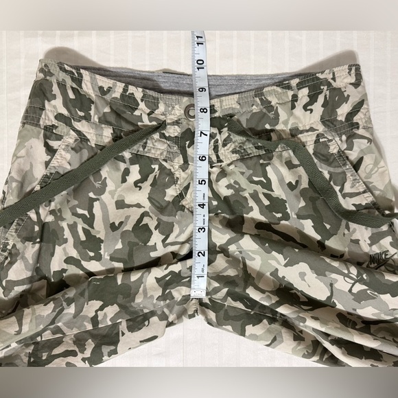 Nike Womens Camouflage Cargo Capri Pants Size XS Vintage Y2K 90’s Athlete Camo - Picture 10 of 13